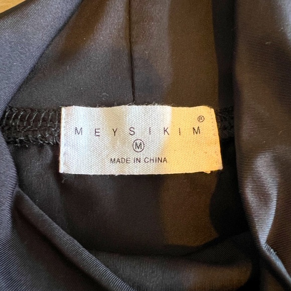 Graphic Crop Top - Picture 5 of 5